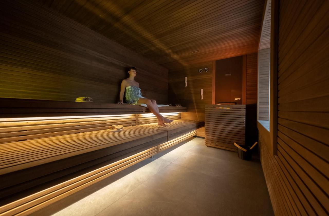 La Roccia Wellness Hotel Cavalese Exterior foto